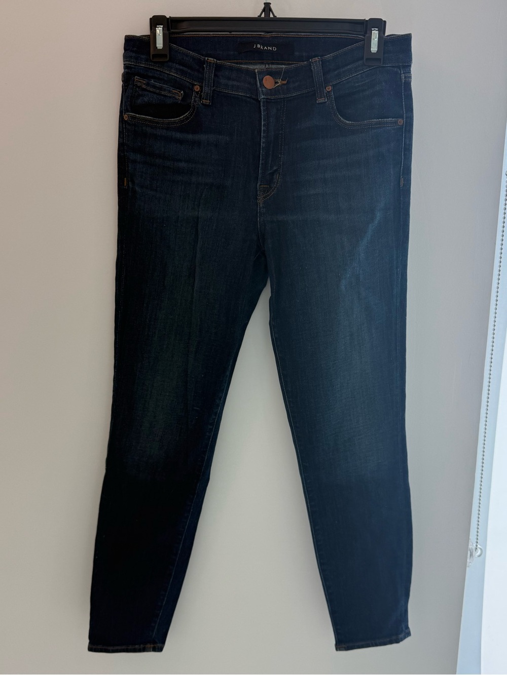 J Brand Mid-Rise Crop Skinny Jeans in Sublime